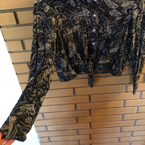 H&M- Paisley Crop Button Up - Picture 2 of 4